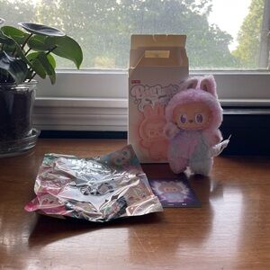 THE MONSTERS Labubu Big into Energy Luck